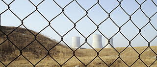 Zaun vor Atomwerk