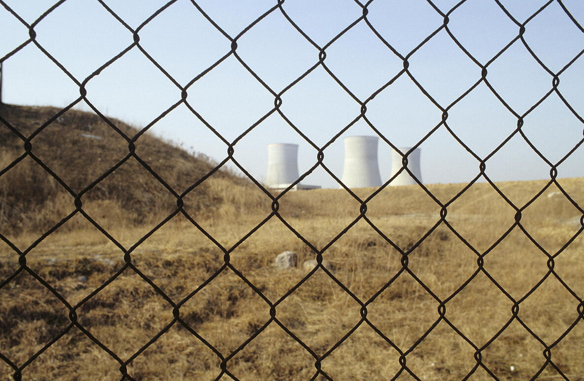 Zaun vor Atomwerk