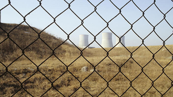 Zaun vor Atomwerk