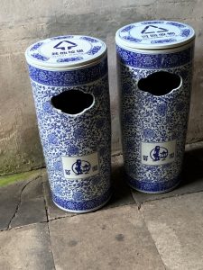 Abfallbehälter in Suzhou und in Shanghai, Quelle: Öko-Institut